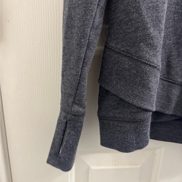 Old Navy Active Gray Women's Sweater - Picture 2 of 6